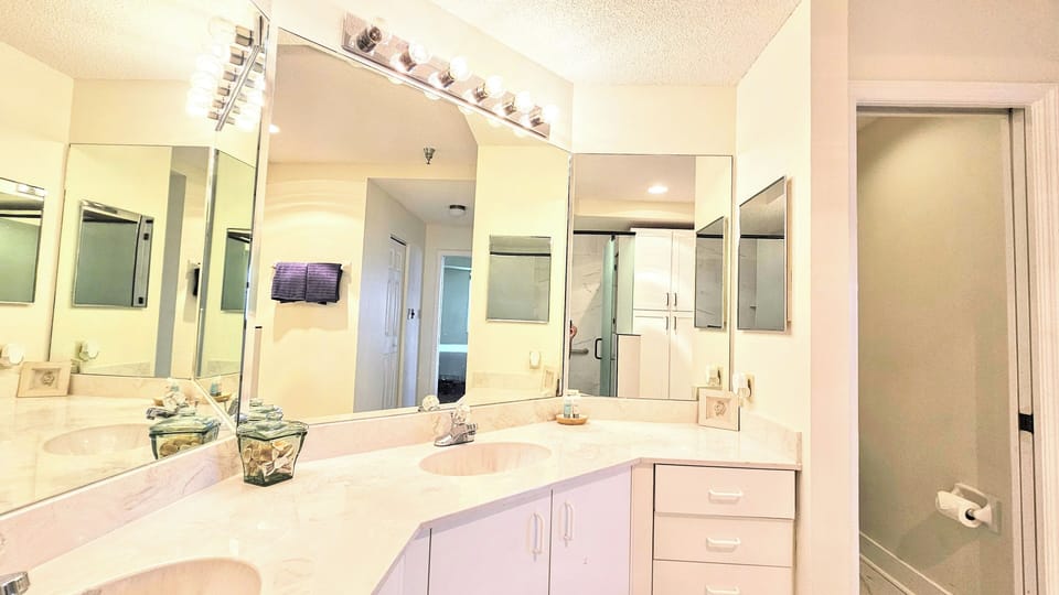 Surfclub Retreat 6th Floor Penthouse Corner! Wraparound Balcony! Ocean Views! Apartment in Palm Coast