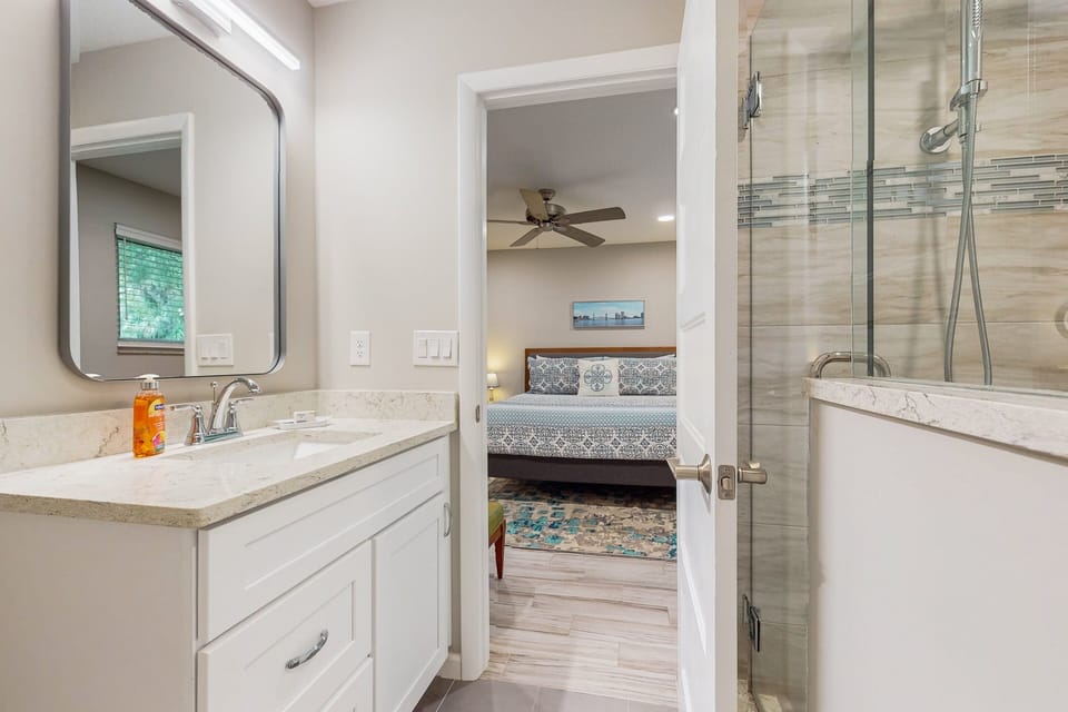 Updated House With Enclosed Yard, Patio, Central AC, & Washer/dryer House in Jacksonville