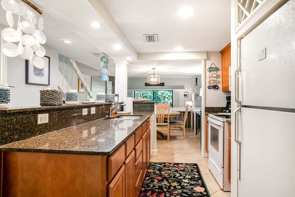 House, Multiple Beds, Patio, Pool View (3029 Club Villas) | Private kitchen