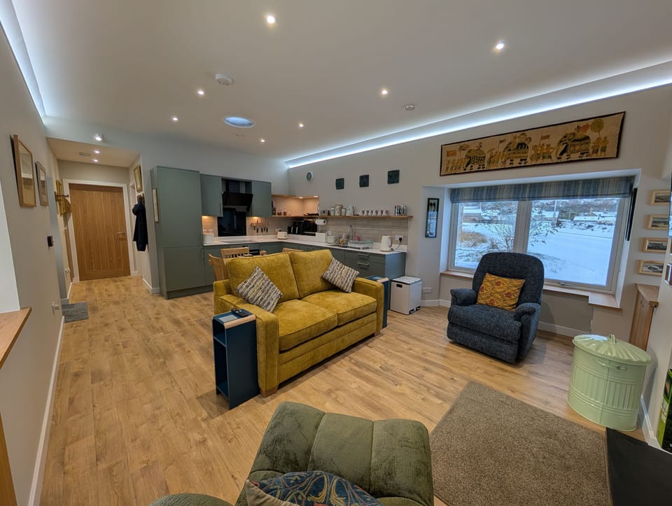 Spacious open plan living, dining and kitchen area