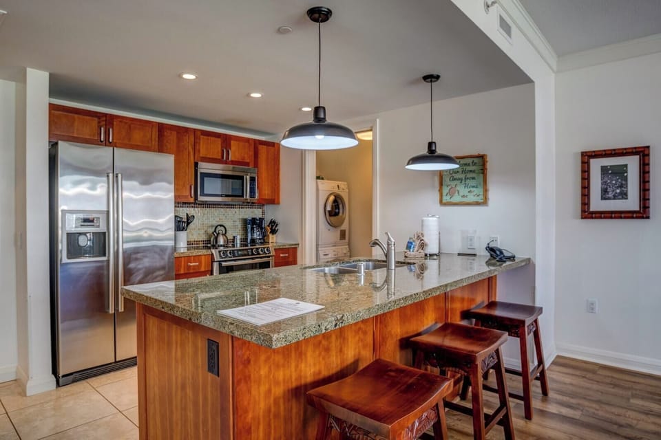 Dine in with style—your chef-ready kitchen awaits. HKH-211