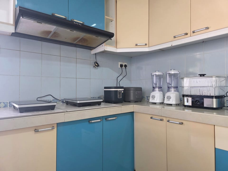 Fridge, microwave, cookware/dishes/utensils