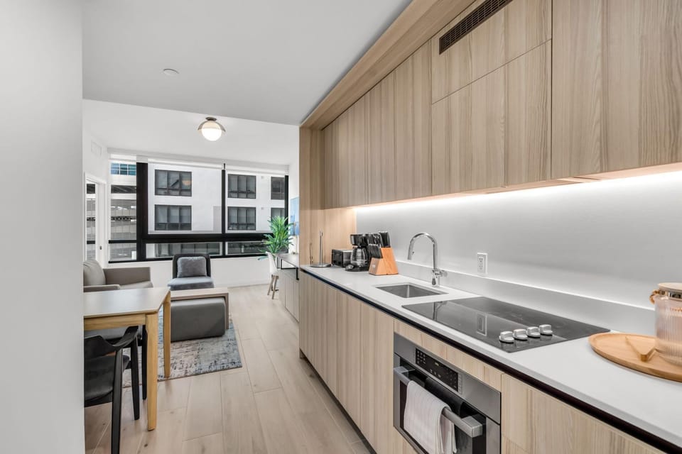 Modern Apartment located on the 9th floor- Pool and Gym acces (8193)