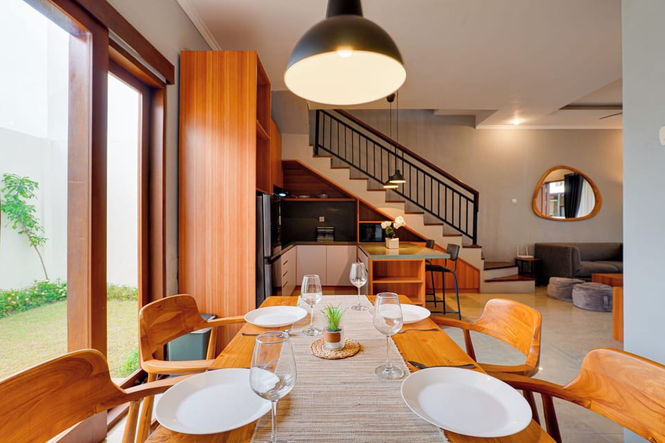 Villa, Pool View | Dining