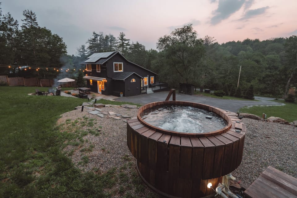 Outdoor spa tub