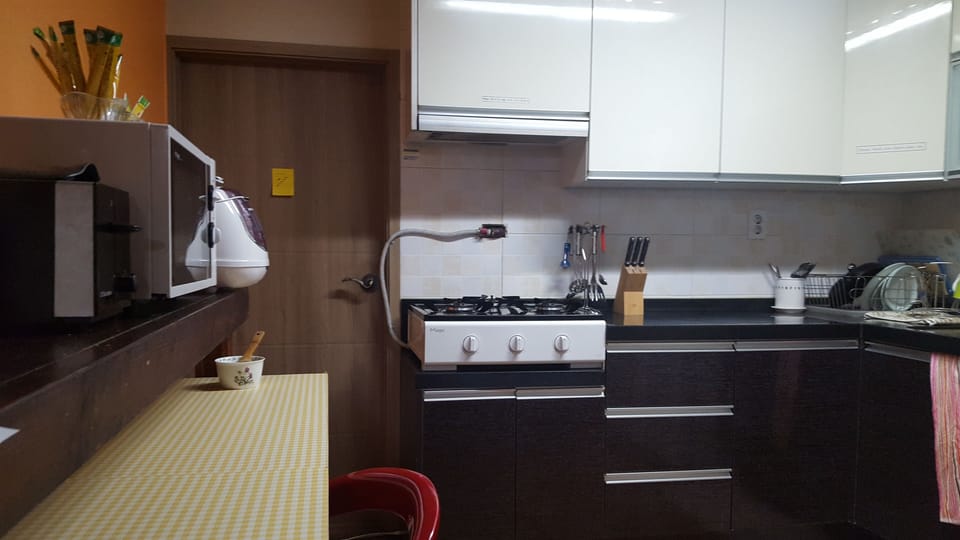 1 x Private Triple Room(Shared Bathroom) (1 Double Bed, 1 Single Bed) | Shared kitchen | Shared fridge, microwave, stovetop, cookware/dishes/utensils