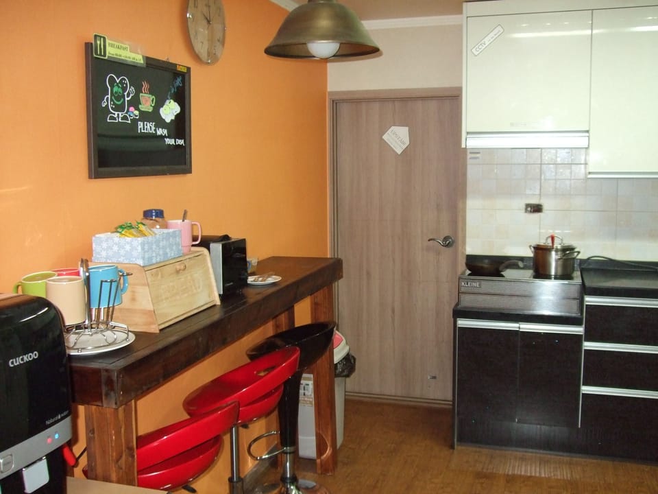 In-room safe, iron/ironing board, free WiFi, bed sheets