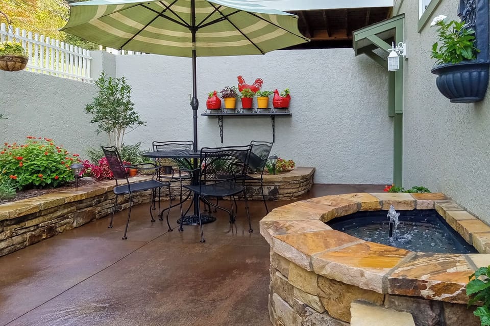 Saluda Vacation Rental | 1BR | 1BA | 625 Sq Ft | Step-Free Access