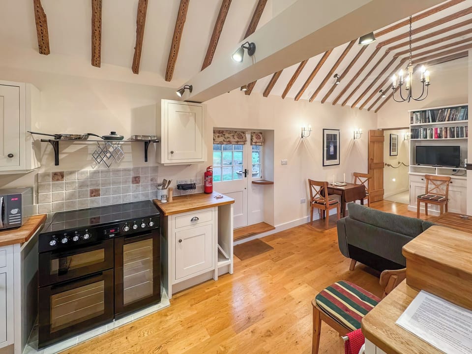Open plan living space | Lodge - Leacon Hall, Warehorne, Ashford