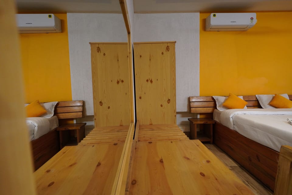 Free WiFi, bed sheets