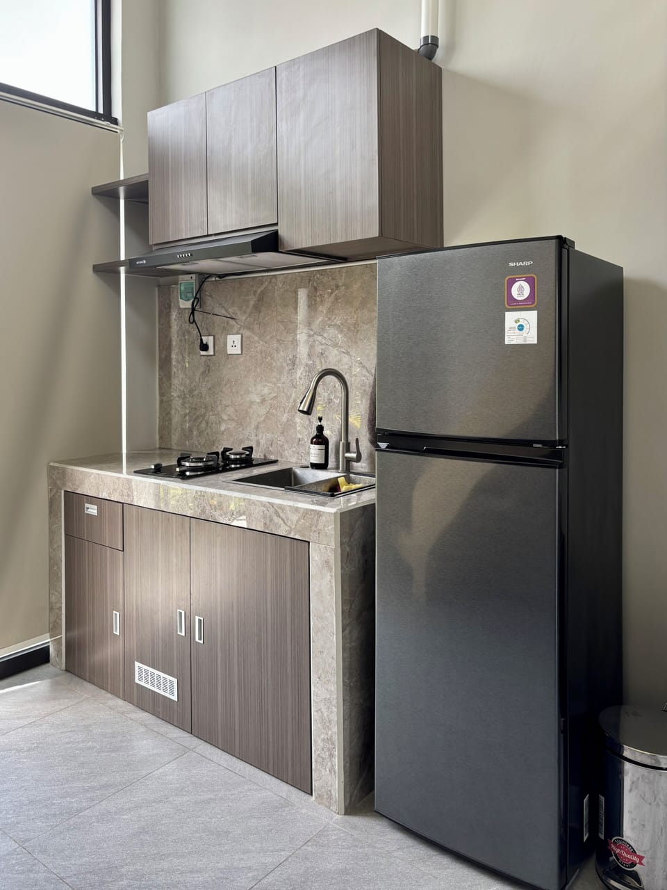 Standard Double Room, Non Smoking, Garden View | Private kitchen | Full-size fridge, cookware/dishes/utensils
