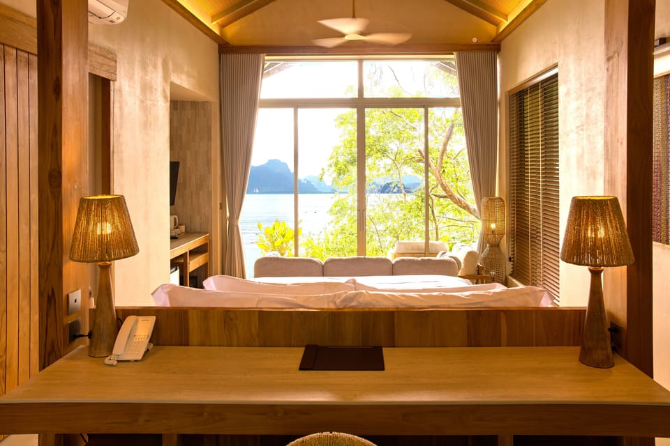 Ocean View Pool Villa | Premium bedding, in-room safe, laptop workspace, free WiFi