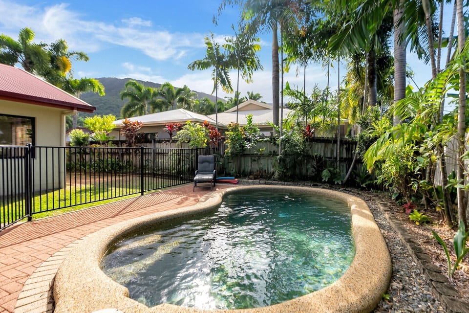 Holiday Home Swimming Pool