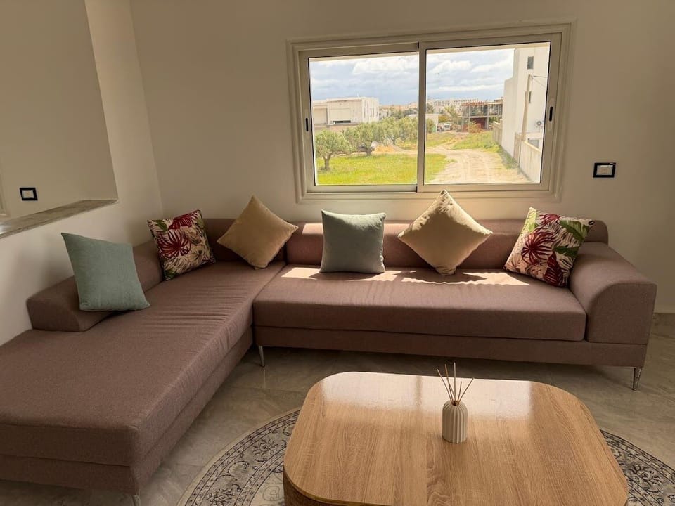 Apartment, 2 Bedrooms, Garden View | Living room