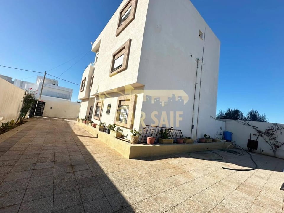 Apartment, 2 Bedrooms, Garden View | Property grounds