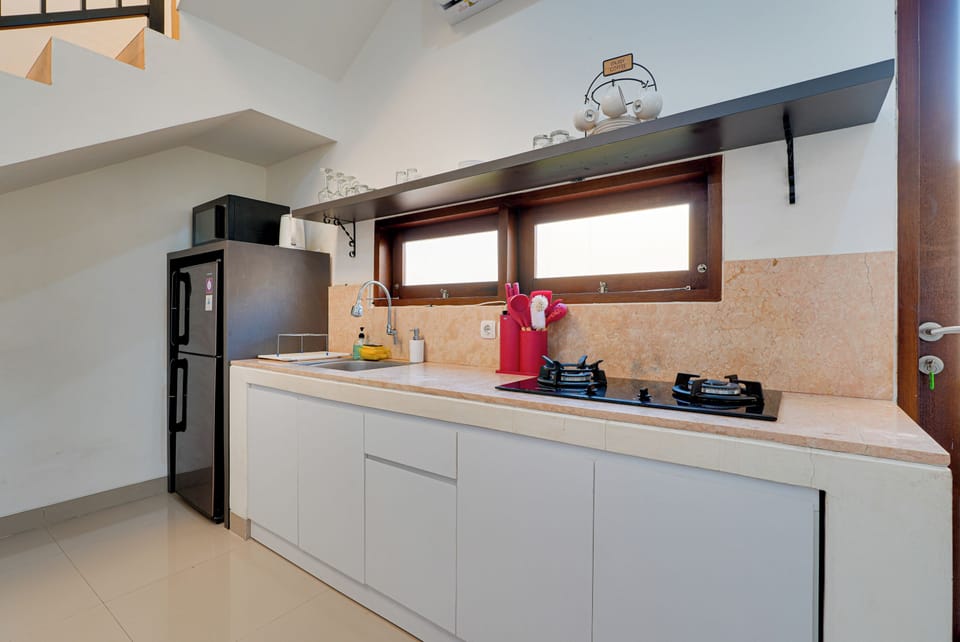 Villa, Balcony, Pool View | Private kitchen | Electric kettle