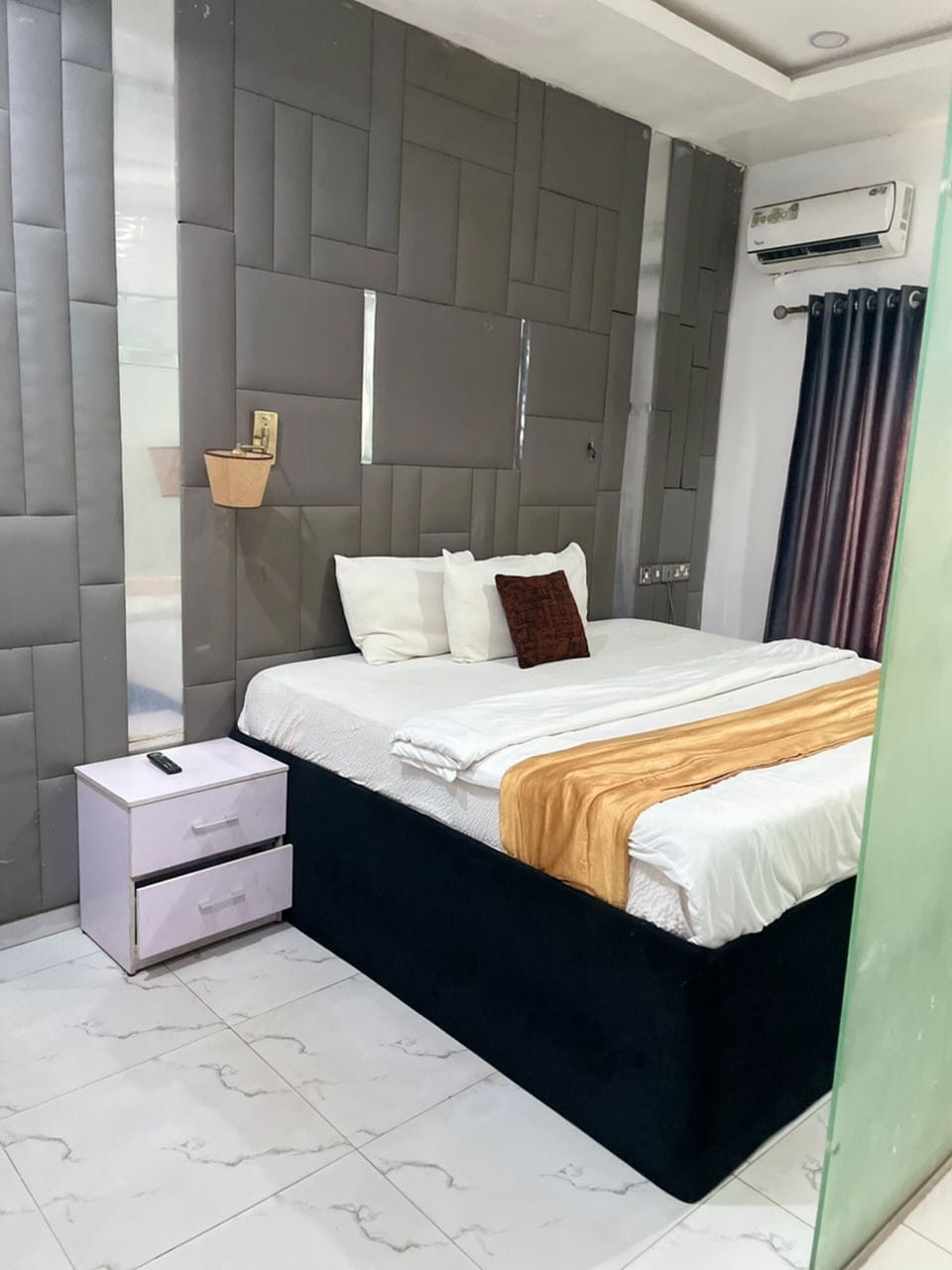 Superior Room | Desk, laptop workspace