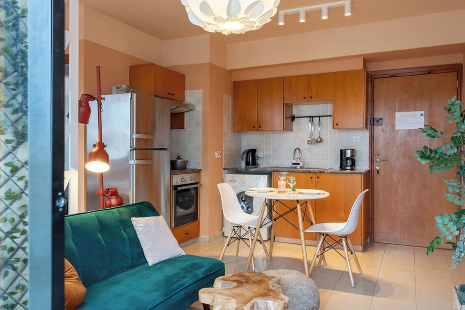 Apartment, 1 Double Bed, Kitchen, City View | Interior