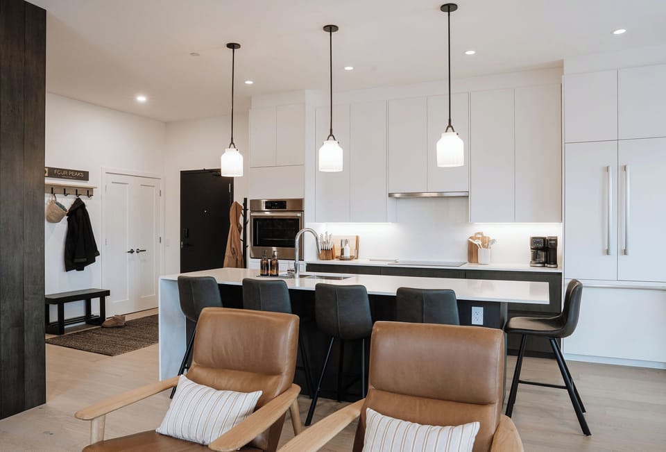 Four Peaks Penthouse kicthen 