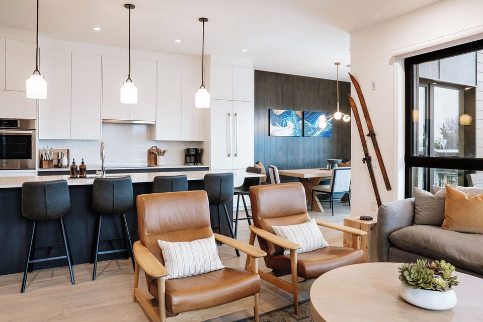Four Peaks Penthouse Lounge room