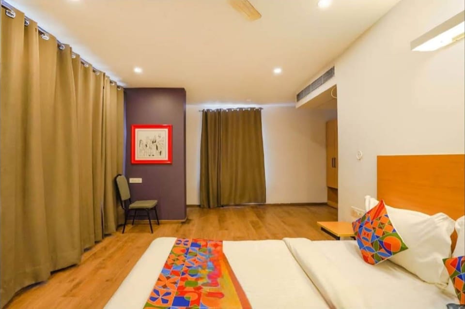 Deluxe Single Room, City View | Desk, laptop workspace, free WiFi