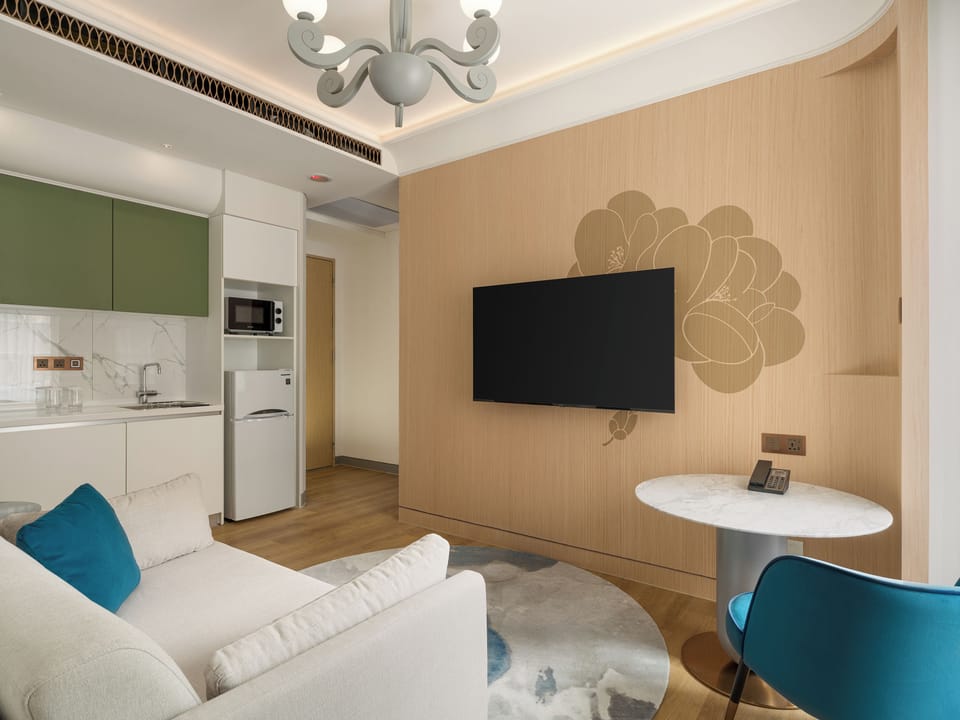 Superior Studio Suite, 1 King Bed, Non Smoking, Balcony | Private kitchenette | Mini-fridge, microwave, stovetop, cookware/dishes/utensils