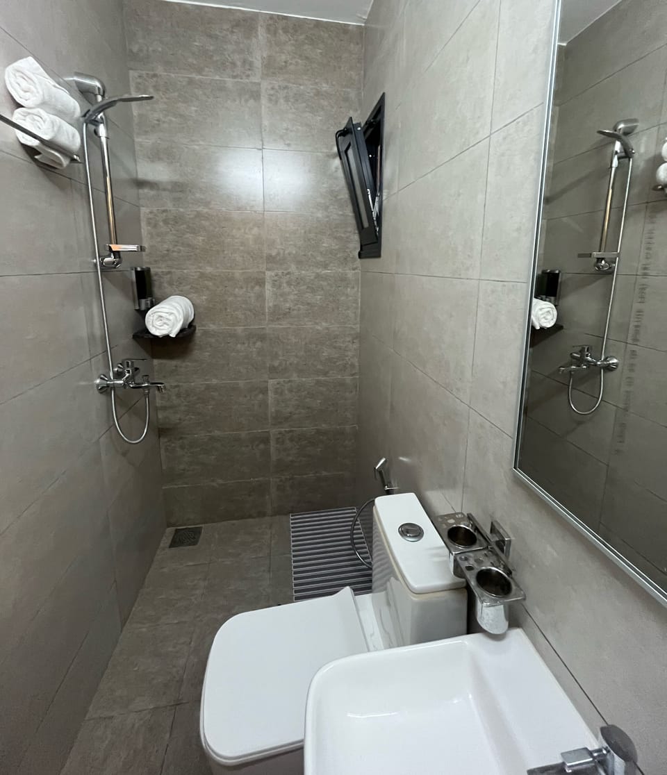 Family Apartment, Balcony, Bay View | Bathroom | Free toiletries, slippers, bidet