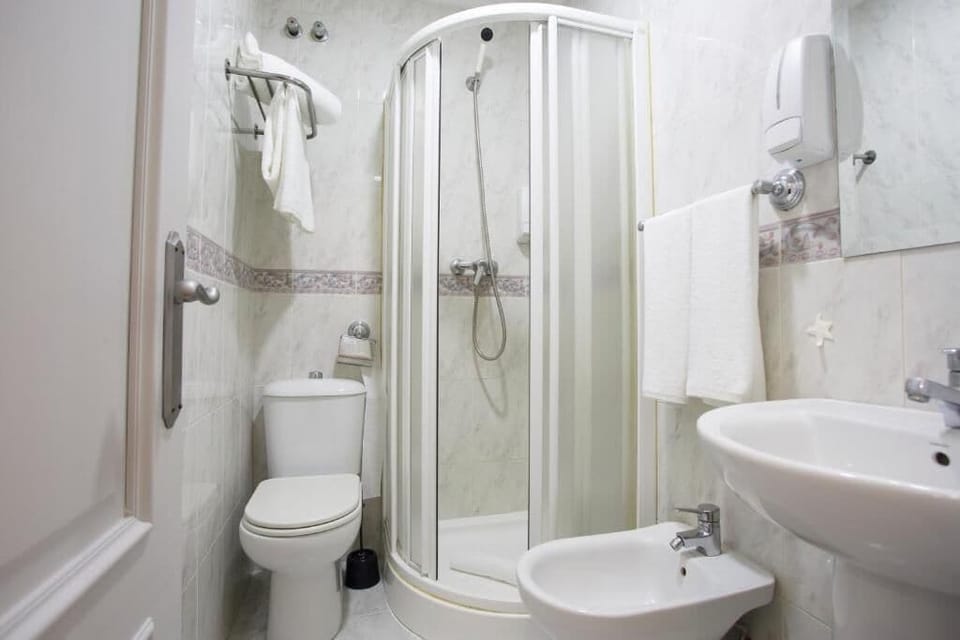 Shower, soap, shampoo, toilet paper