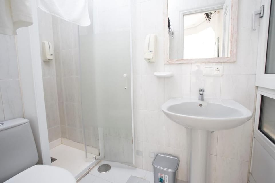 Shower, soap, shampoo, toilet paper