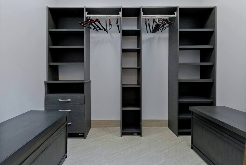 Luxury Villa, Ocean View | Wardrobe