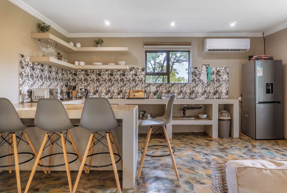 Luxury House, Pool View | Private kitchen | Full-size fridge, microwave, stovetop, cookware/dishes/utensils