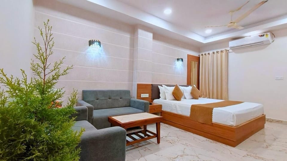 Superior Double Room | Desk, laptop workspace, free WiFi