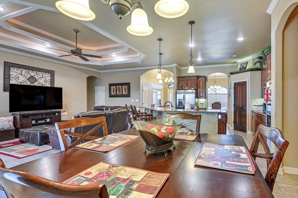 House (4 Bedrooms) | Interior