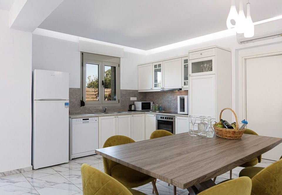 House | 11 bedrooms