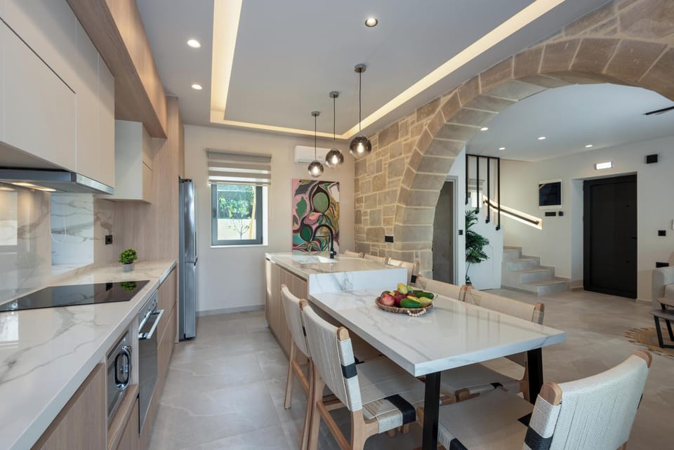 Villa | Private kitchen | Full-size fridge, microwave, oven, stovetop