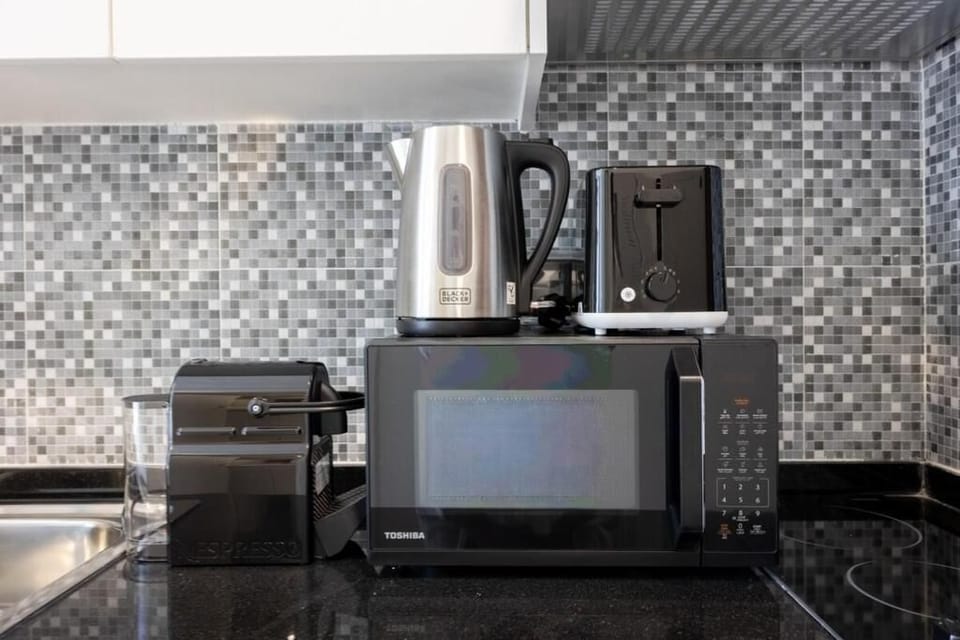 Apartment, Balcony, City View | Microwave