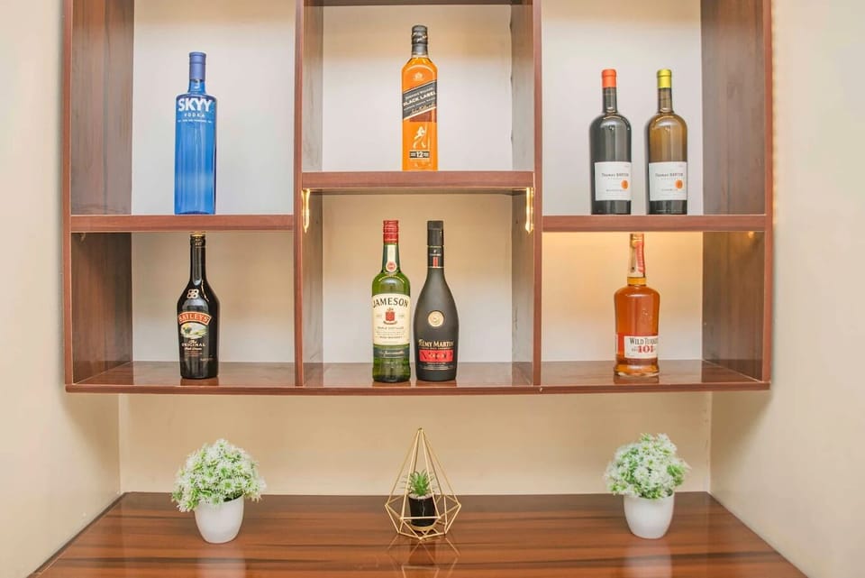 Family Apartment, Balcony, City View | Food and drink