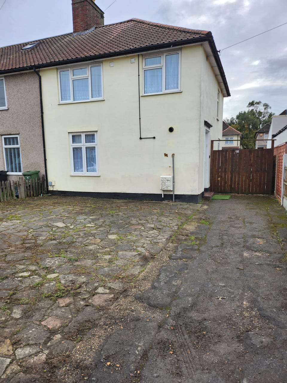 House, 3 Bedrooms, Patio, Garden View | Property grounds