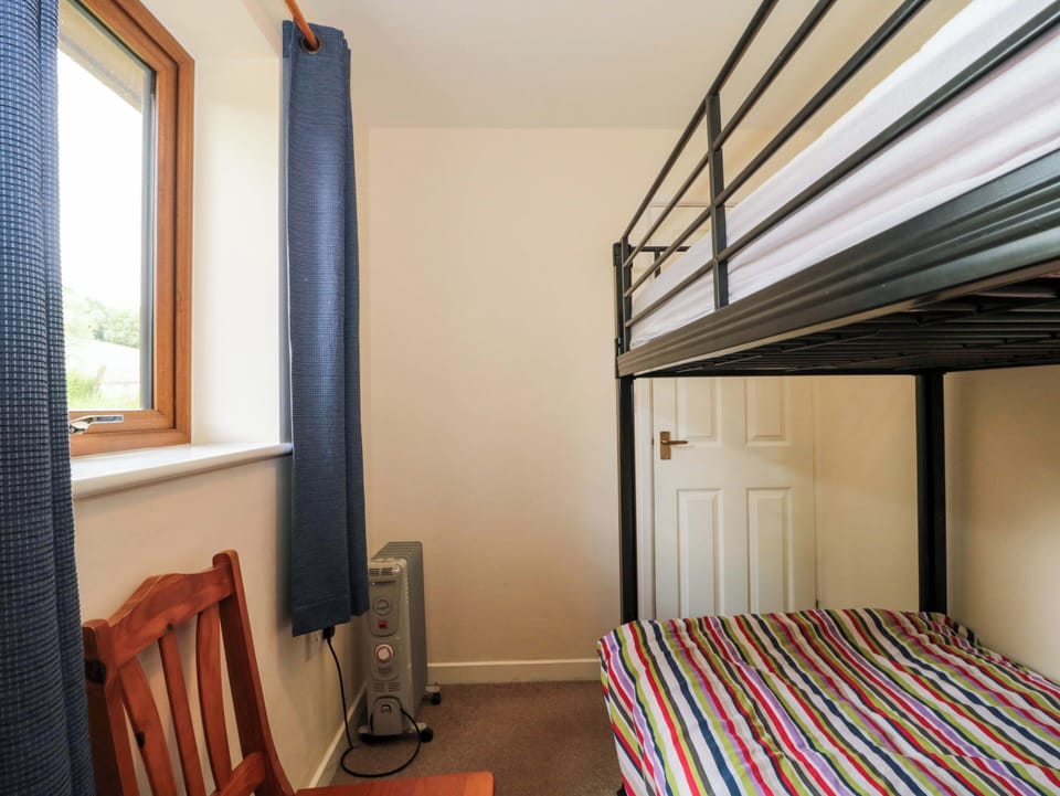 Cottage | 2 bedrooms, individually decorated, individually furnished, free WiFi