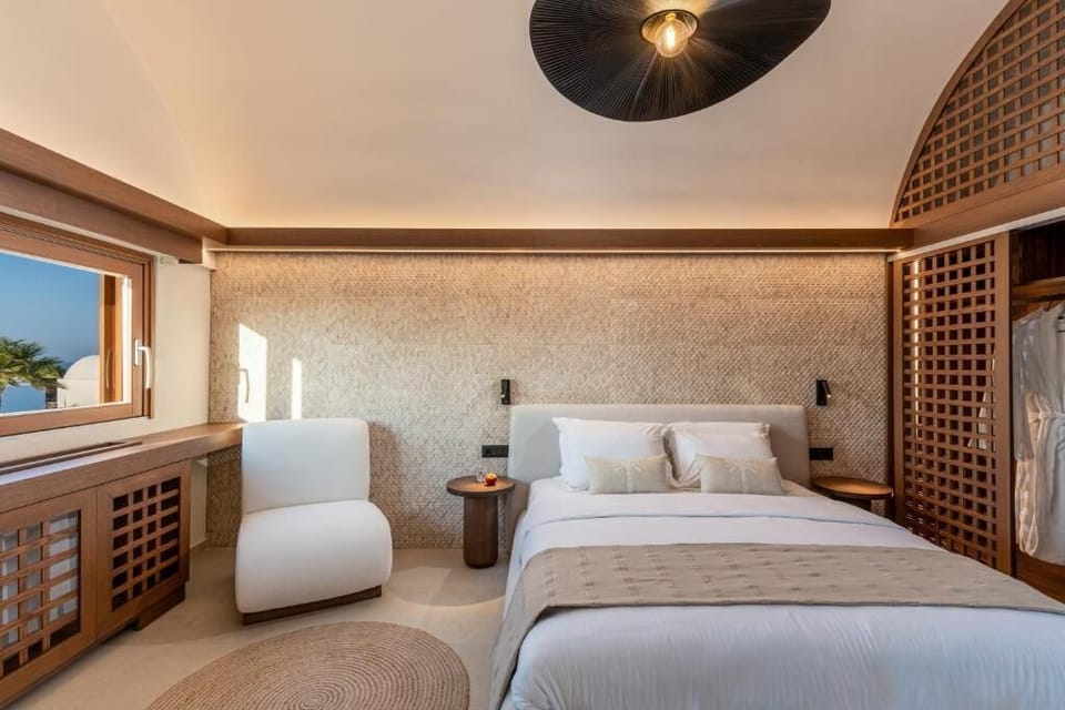 In-room safe, soundproofing, iron/ironing board, free WiFi