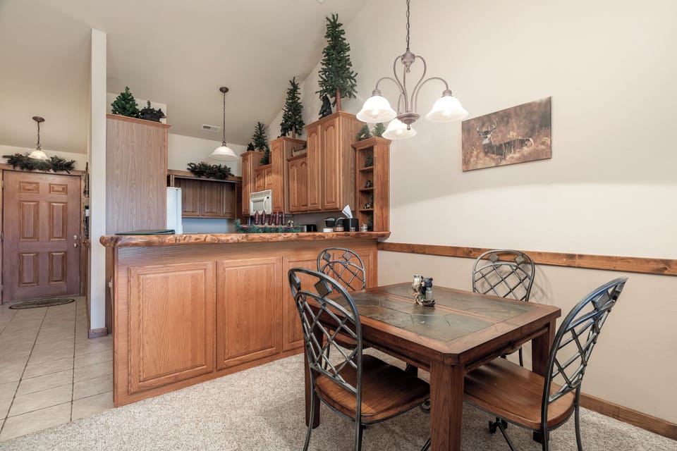 Dining to Kitchen