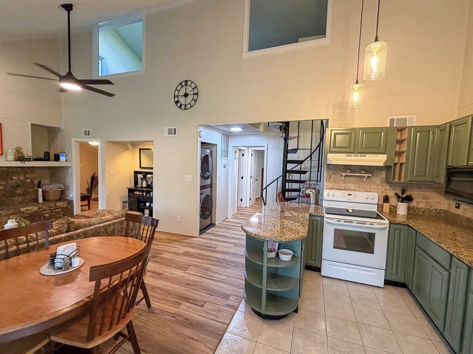 Full kitchen