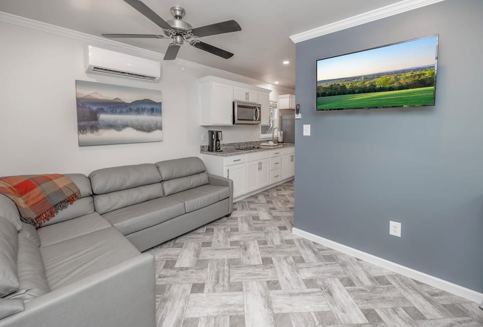 House, 2 Bedrooms | Living area | 48-inch LCD TV with satellite channels