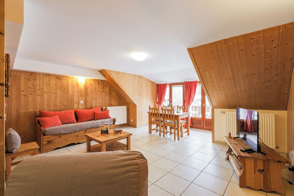Family Suite, 2 Bedrooms | Soundproofing, free WiFi