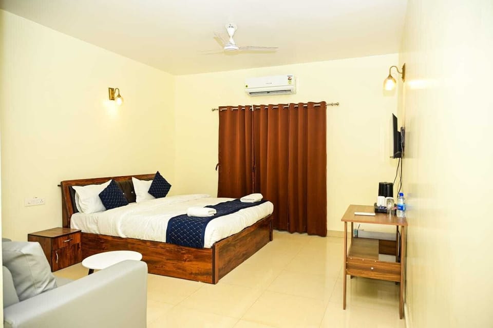 Deluxe Double Room, Garden View | Free WiFi