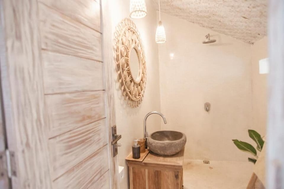 Deluxe Double Room, Sea View | Bathroom