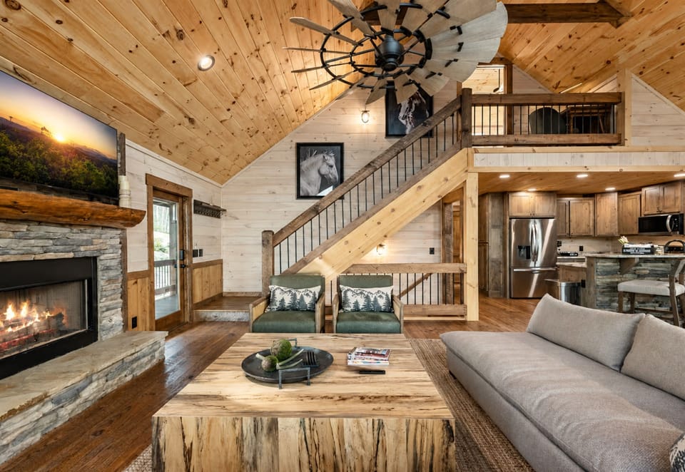 A cabin that feels like home, but better! Three levels of cozy luxury, perfect for spreading out, reconnecting, and relaxing.