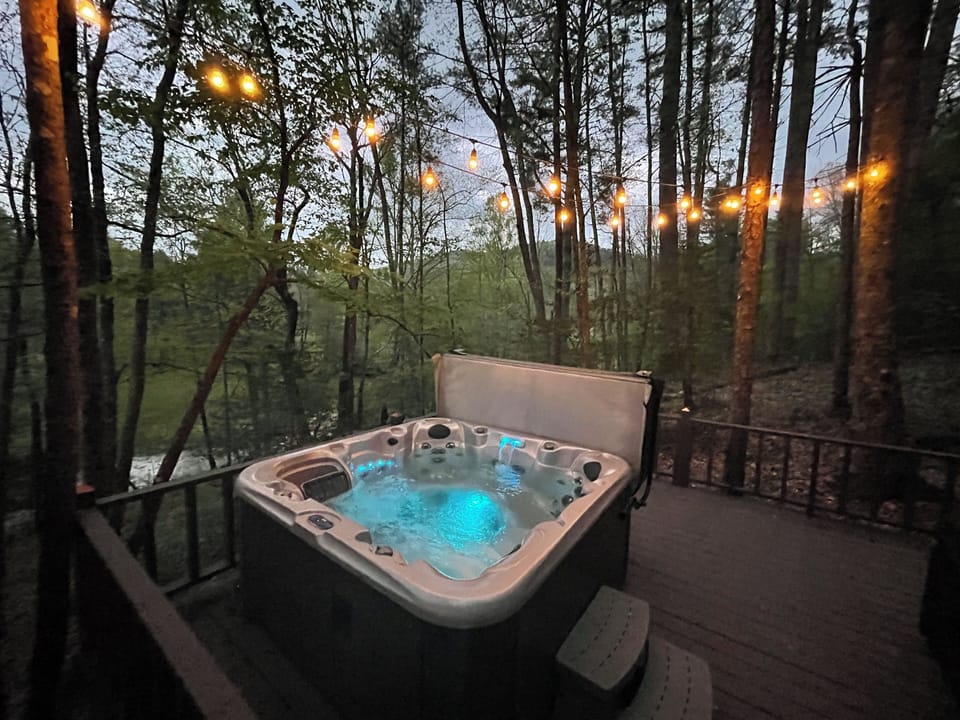 Hot tub overlooking Cooper's Creek