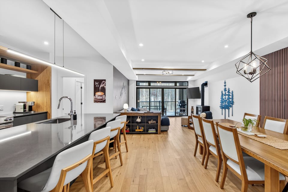 104 Verbier, Building 14 - No Pets Allowed | Dining