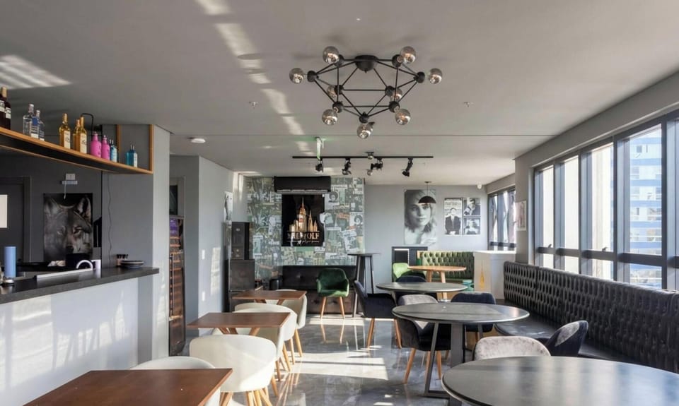 Basic Apartment | Dining